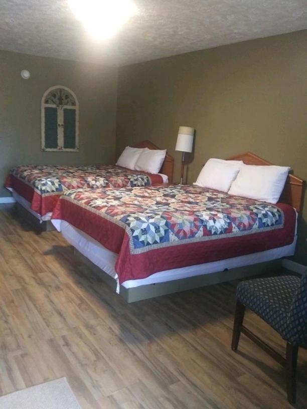 Whispering Creek Lodging & Rv Resort Newton Ngoại thất bức ảnh